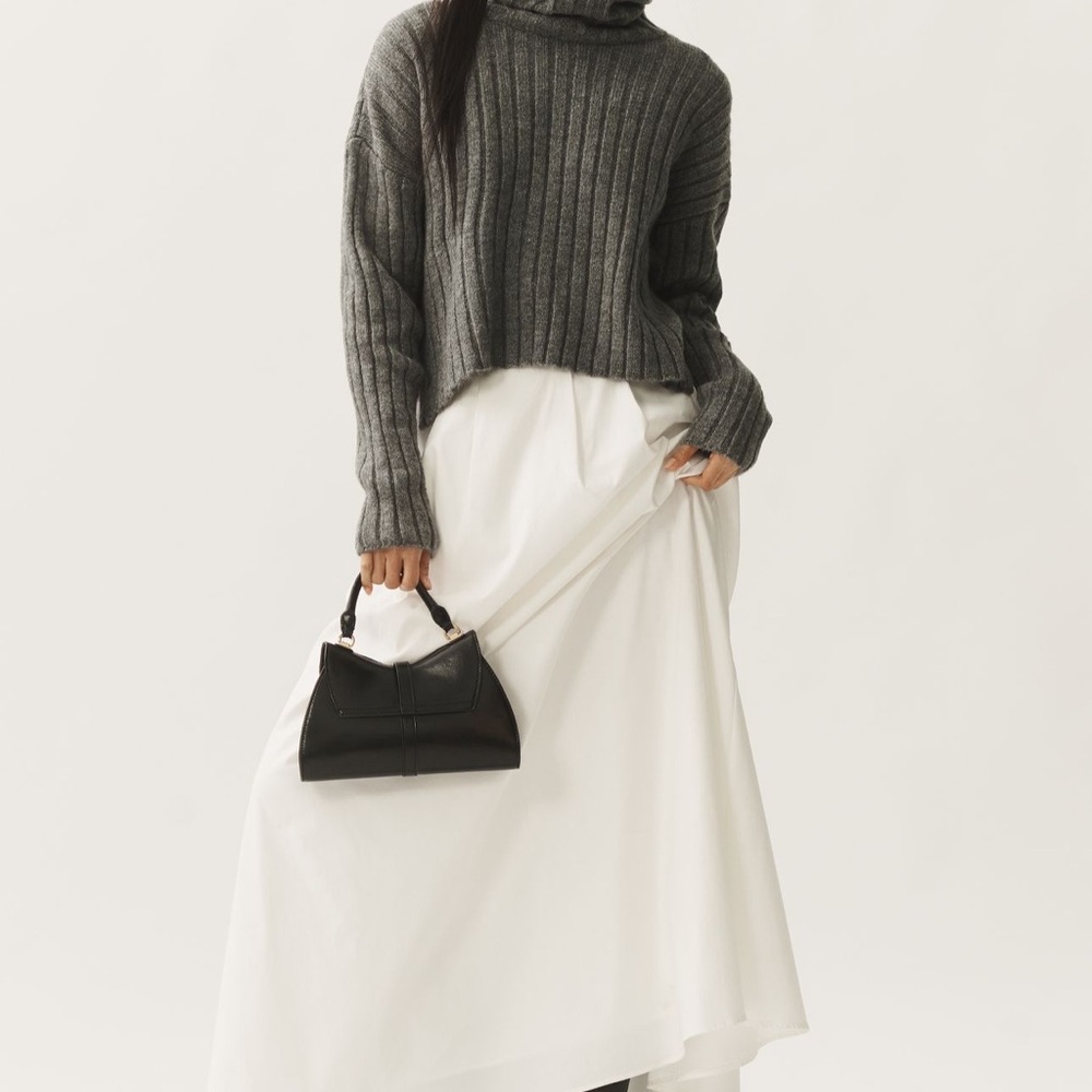 Gray Ribbed Open-Back Sweater - Picture 2 of 2